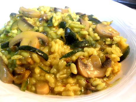 Risotto con calabacín y champiñones al azafrán