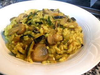 Risotto con calabacín y champiñones al azafrán