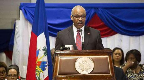Renuncia Lafontant al cargo de primer ministro de Haití.
