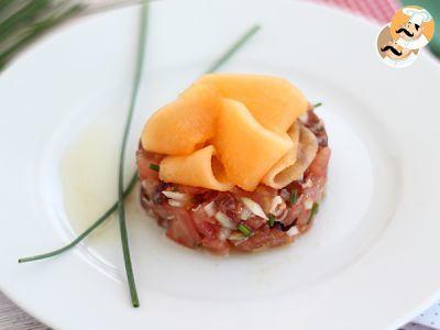 Tartar de jamón serrano, melón y tomate