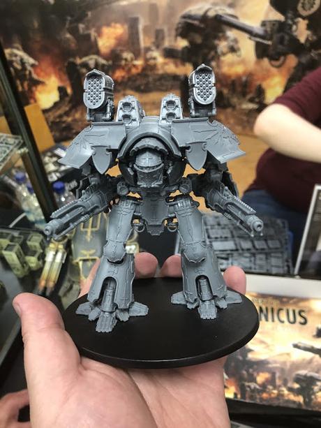 Imágenes y detalles extra de la caja de Adeptus Titanicus