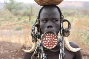 Las 10 tribus más sorprendentes del mundo
