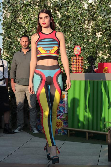 MAYA HANSEN Y CHUPA CHUPS