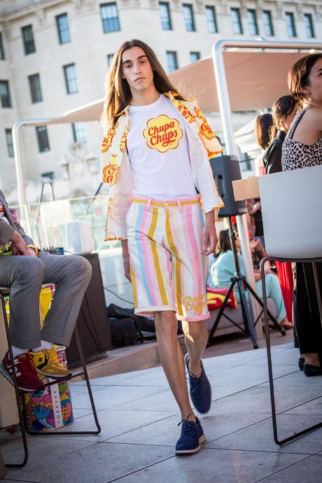 MAYA HANSEN Y CHUPA CHUPS