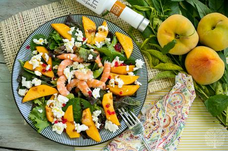 Ensalada de melocotón, langostinos y queso fresco Ensalada de melocotón, langostinos y queso fresco