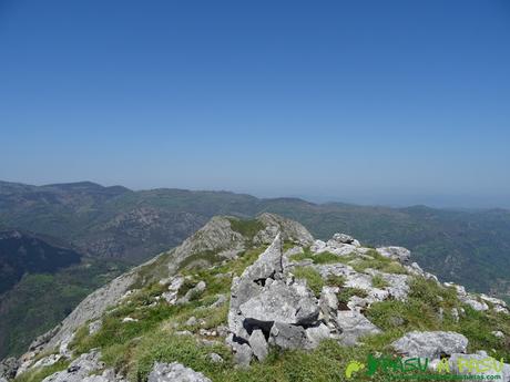 Cima del Cuetu Redondu en la Sierra de Caranga