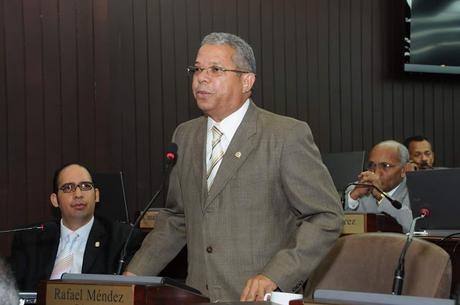 Diputado exige al MINERD cumplir con almuerzo para estudiantes de PREPARA.