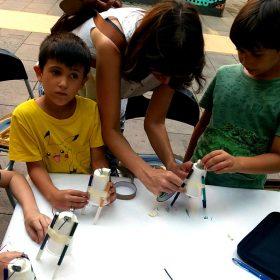 Cómo hacer un robot pintor y reciclador. ¡DIY familiar de verano!
