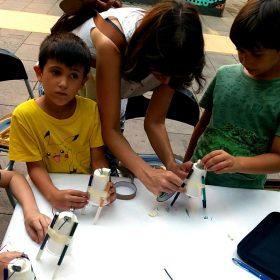 Cómo hacer un robot pintor y reciclador. ¡DIY familiar de verano! Cómo hacer un robot pintor y reciclador. ¡DIY familiar de verano!