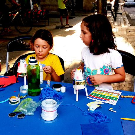 Cómo hacer un robot pintor y reciclador. ¡DIY familiar de verano!