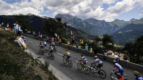 ¿Cuántos kilogramos pierden los ciclistas durante el Tour de Francia?