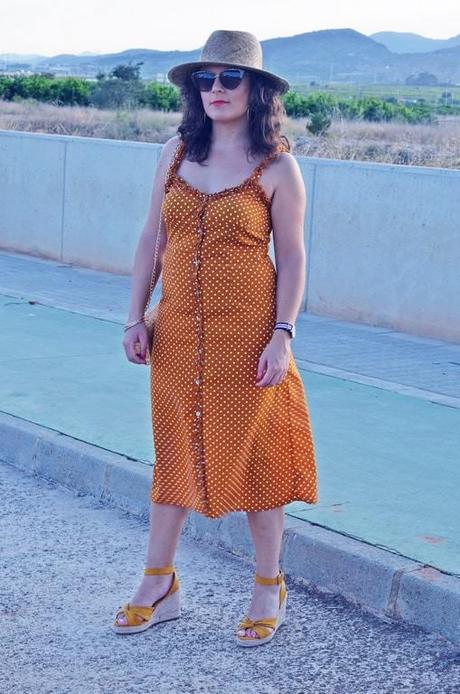Vestido mostaza de lunares Vestido mostaza de lunares