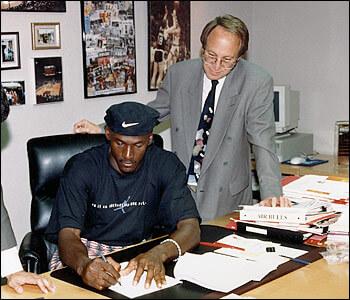 Michael Jordan y la cláusula “Por el amor al juego”