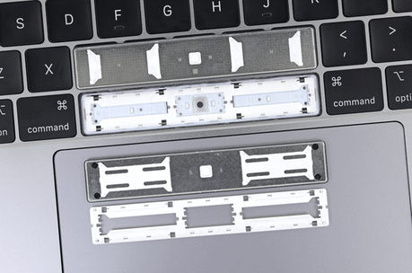 Ponen a prueba la solución de Apple para que las partículas no descompongan su teclado