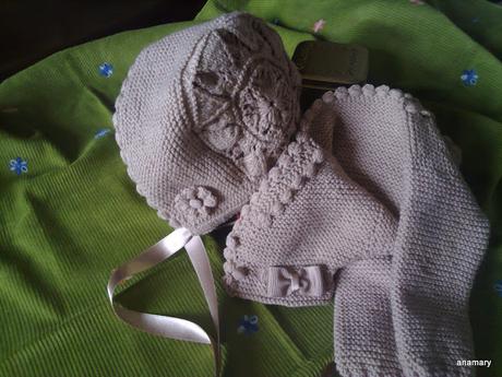 conjunto bebe:capotita y chaqueta