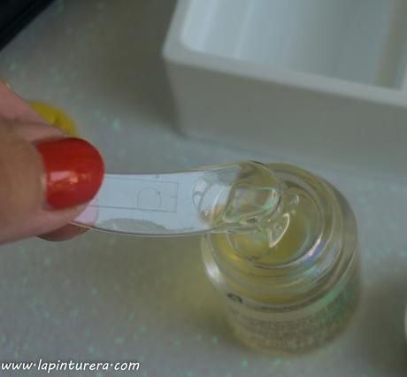 Un contorno de ojos en dos fases: Natural Defence Eye Repair, de Skeyndor 06 textura 02