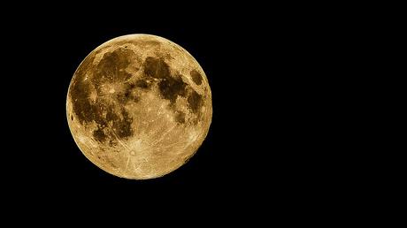 Observación Gratis del Eclipse Lunar Más Espectacular del Siglo