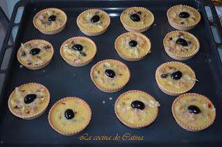 Tartaletas de cebolla, queso y bacon Tartaletas de cebolla, queso y bacon