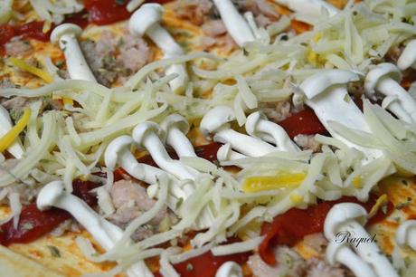 Pizza de hojaldre con atún y setas Shimeji Pizza de hojaldre con atún y setas Shimeji