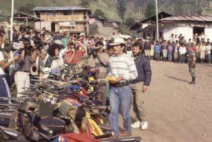 Los Colombianos Legalizan las Drogras, O preparan sus bolsillos para pagar Cada 5 años un nuevo proceso paz.