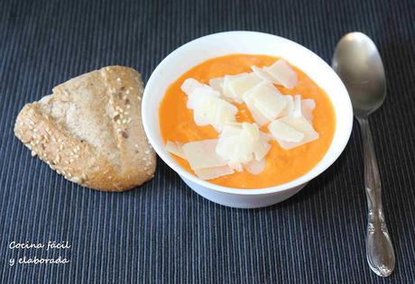 SALMOREJO CON PARMESANO