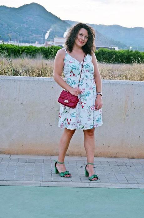 Vestido blanco estampado de flores