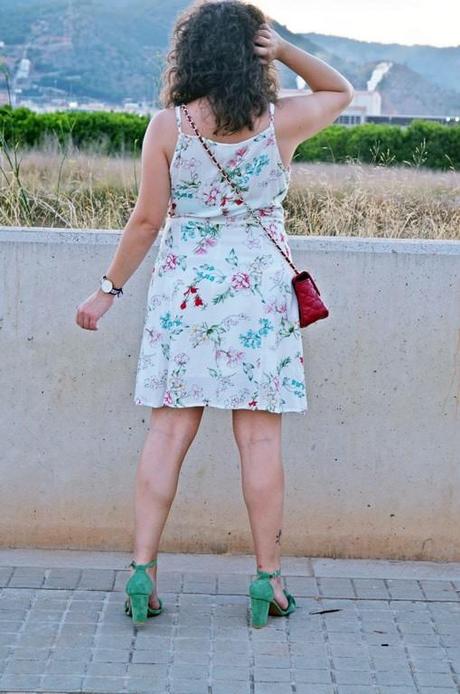 Vestido blanco estampado de flores