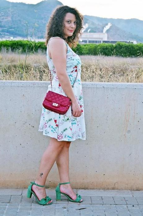 Vestido blanco estampado de flores