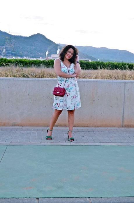 Vestido blanco estampado de flores