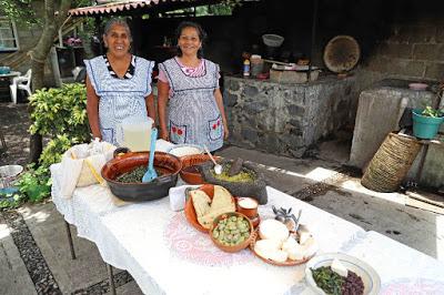 DIFUNDE CEDIPIEM PLATILLOS Y VINCULA A COCINERAS TRADICIONALES EN FOROS NACIONALES Y UNIVERSIDADES