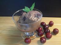 Helado de chocolate con cerezas al whisky Helado de chocolate con cerezas al whisky