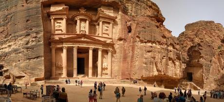 El tesoro de Petra. de día y de noche. Jordania