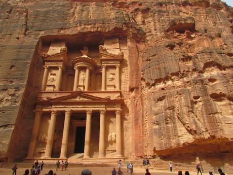 El tesoro de Petra. de día y de noche. Jordania