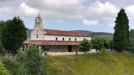 Trabajos de limpieza y restauración en Carda, Villaviciosa, Camino del Norte.