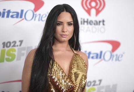 Autoridades divulgan llamada de emergencia sobre Demi Lovato