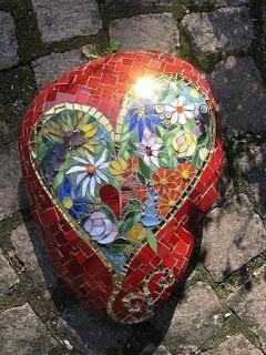 Tutorial aprende cómo decorar piedras con la técnica de mosaico