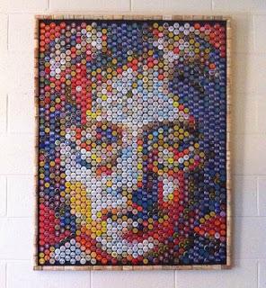 Haz cortinas y todo tipo de manualidades reciclando tapas de plástico