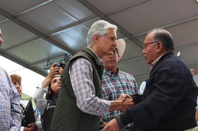 ENTREGA GOBERNADOR ALFREDO DEL MAZO APOYOS AGROPECUARIOS A 40 MUNICIPIOS MEXIQUENSES DEL ORIENTE DE LA ENTIDAD.