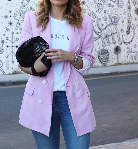 Combinar blazer de mujer rosa y bolso red asos