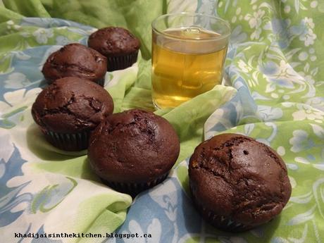 MUFFINS AU CHOCOLAT ET À LA COURGETTE BLANCHE / CHOCOLATE-WHITE ZUCCHINI MUFFINS / MUFFINS CON CHOCOLATE Y CALABACIN BLANCO / مافن بالشوكولاته و القريع الأبيض MUFFINS AU CHOCOLAT ET À LA COURGETTE BLANCHE / CHOCOLATE-WHITE ZUCCHINI MUFFINS / MUFFINS CON CHOCOLATE Y CALABACIN BLANCO / مافن بالشوكولاته و القريع الأبيض