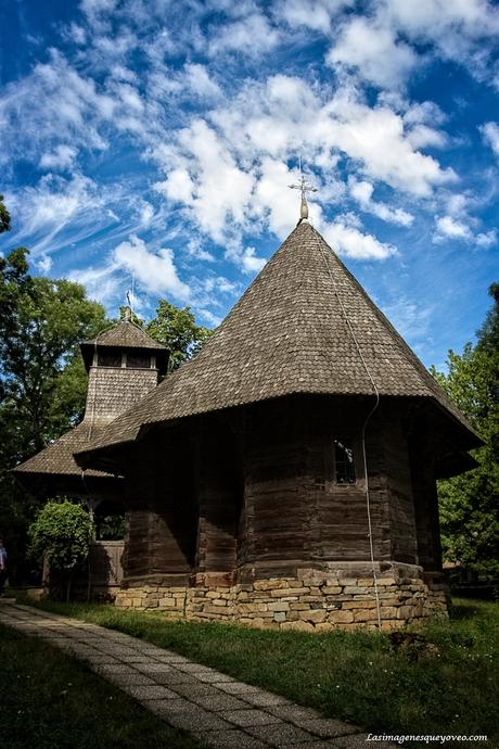 Museo Satalui o Museo de la Aldea, de Bucarest, Rumanía de casas rurales antiguas