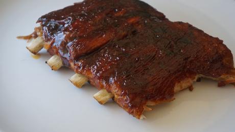 Costillas y salsa barbacoa en olla de cocción lenta Crockpot Slow cooker Costillas y salsa barbacoa en olla de cocción lenta Crockpot Slow cooker