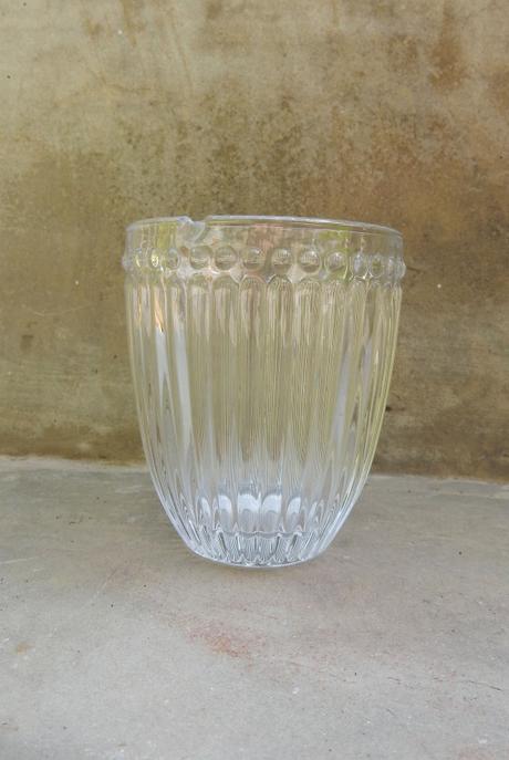 El vaso y agosto.