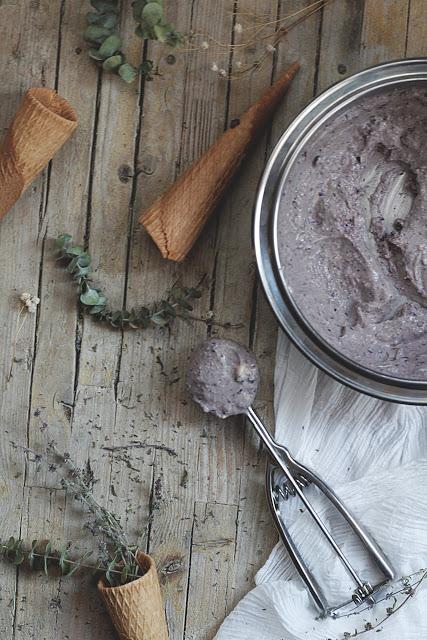 Helado de arándanos y mascarpone