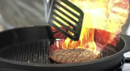 En Kuwait hace tanto calor que Burger King ha decidido cocinar hamburguesas con los rayos del sol