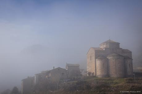 Surgiendo de entre la niebla