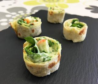 Rollitos de surimi, espinacas y mayonesa de albahaca