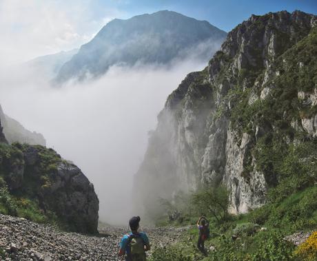 Peña Gradura por la Senda L'Gabitu y la Mucherina Peña Gradura por la Senda L'Gabitu y la Mucherina