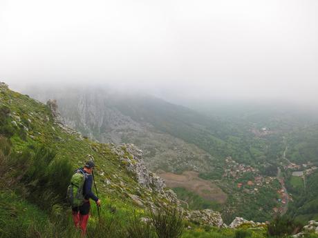 Peña Gradura por la Senda L'Gabitu y la Mucherina Peña Gradura por la Senda L'Gabitu y la Mucherina