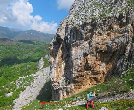 Peña Gradura por la Senda L'Gabitu y la Mucherina Peña Gradura por la Senda L'Gabitu y la Mucherina